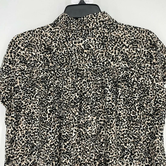 Old Navy Blouse Womens Sz M Brown Animal Print Button Up Collared Flutter Sleeve - Picture 7 of 7